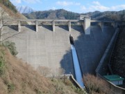 三瓶ダムと三瓶山