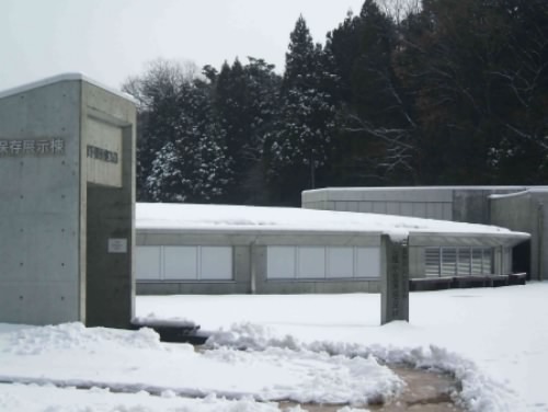 雪の展示棟