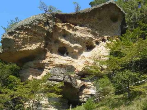 鬼村の鬼岩